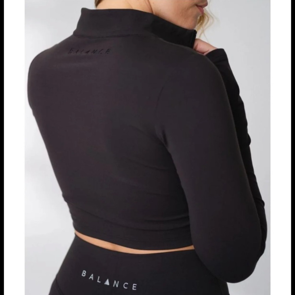 Balance athletica refine crop zip